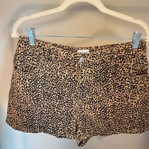 Leopard Print Women's High Waisted Shorts